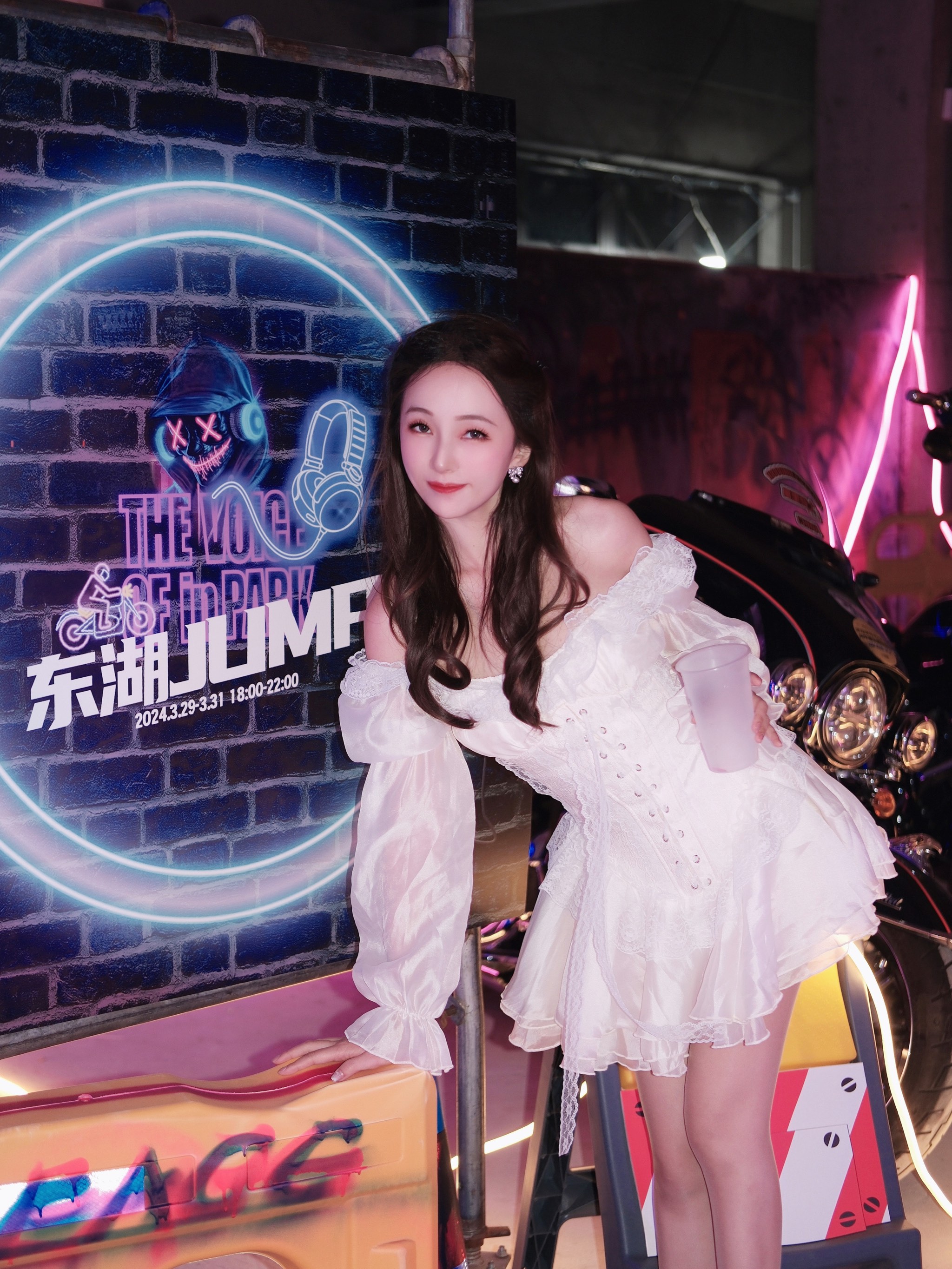 欧洲女RAPPER的魅力，潮水中的大豆之歌-第1张图片