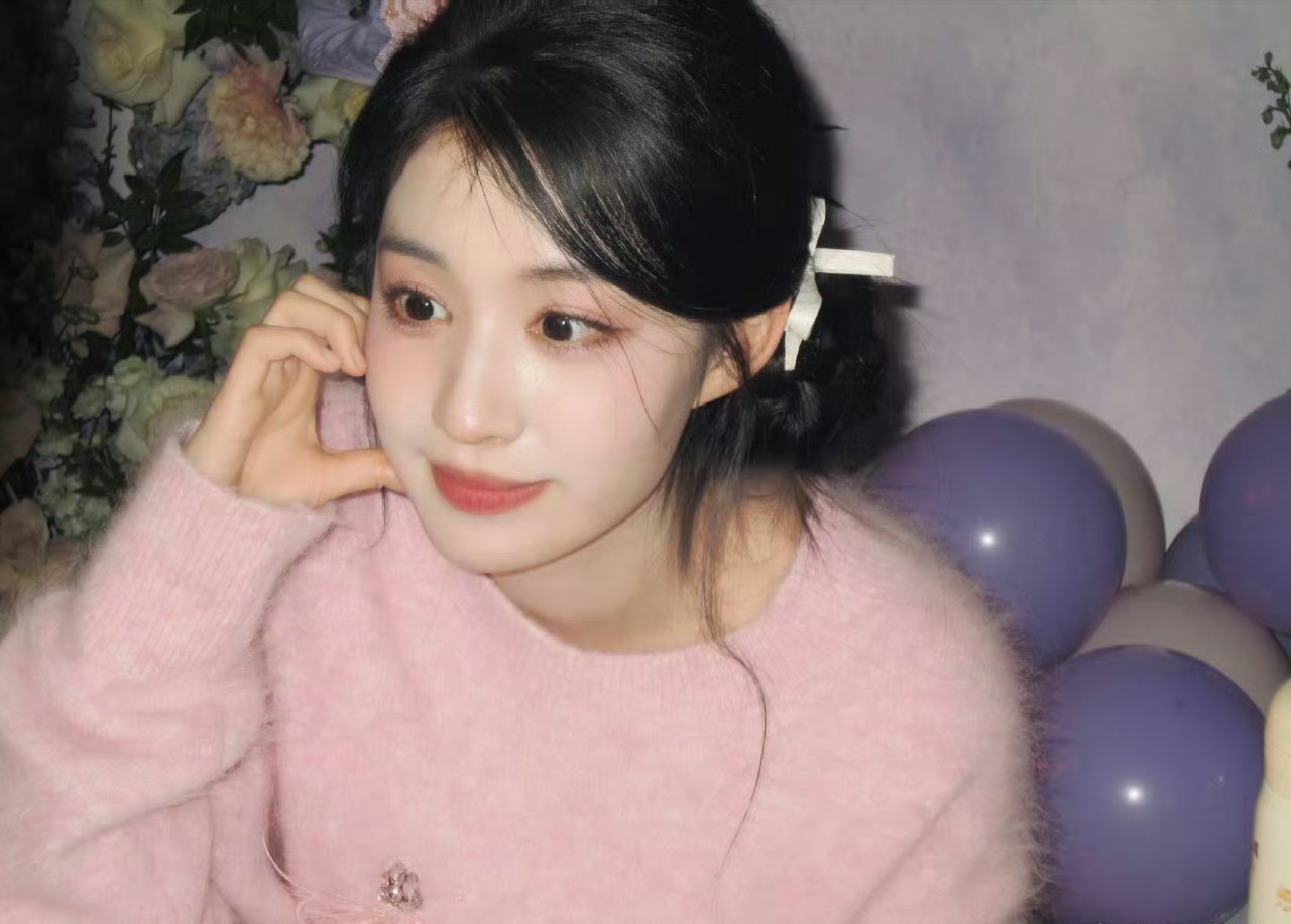 爱死美女网爱死美女网，探索网络世界中的美丽与情感-第1张图片