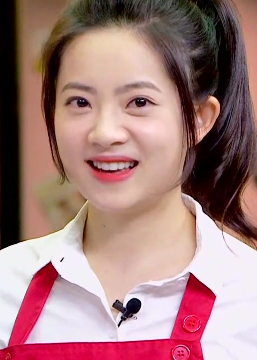 厨房里两只奶头被吸肿厨房中的意外刺激——奶头肿胀的神秘经历-第1张图片