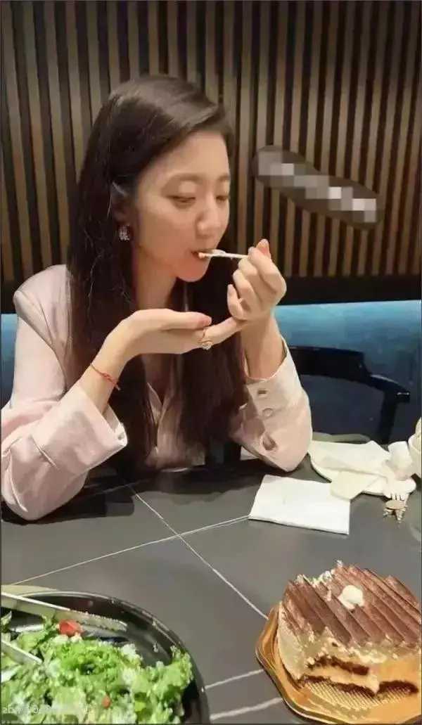 张津瑜 VS吕总九分钟视频张津瑜与吕总，九分钟视频背后的故事-第3张图片