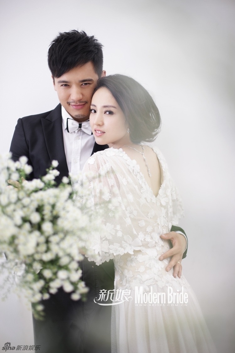 高云翔与董璇，婚礼直播的浪漫瞬间-第1张图片