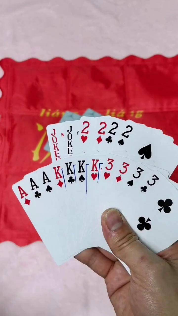 做剧烈运动打扑克的视频大全剧烈运动与扑克游戏，视频大全的探索与分享-第1张图片