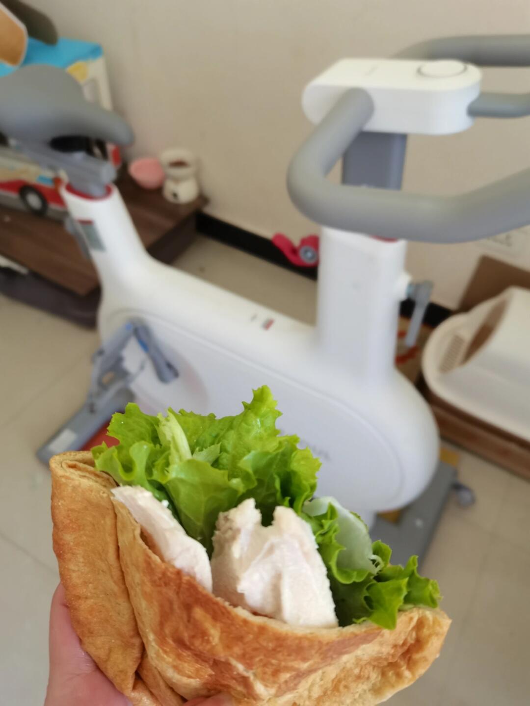 迈开腿尝尝你的草莓是什么感觉视频探索未知的滋味——迈开腿尝尝你的草莓之旅-第1张图片