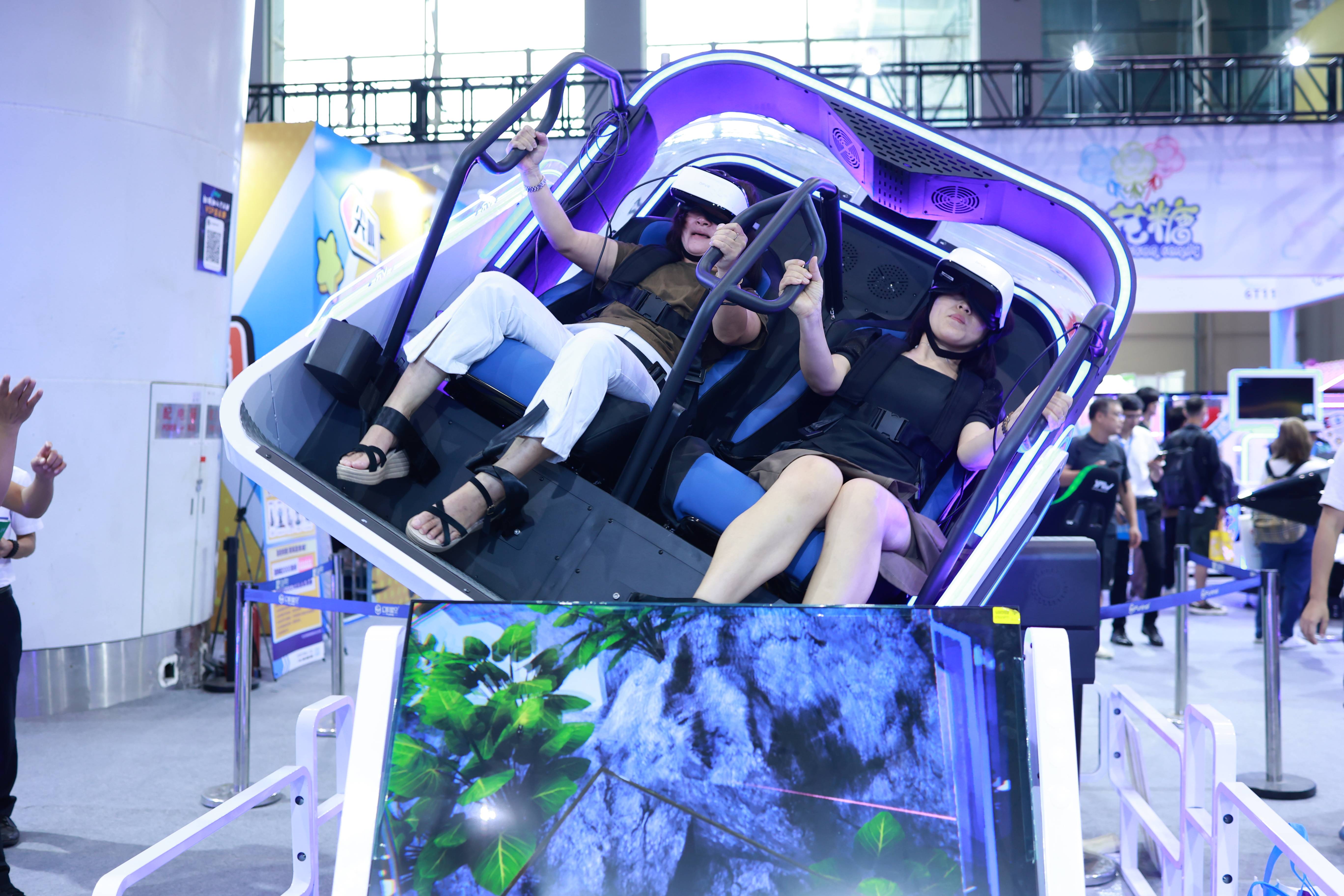 探索电车之狼的VR世界-第1张图片