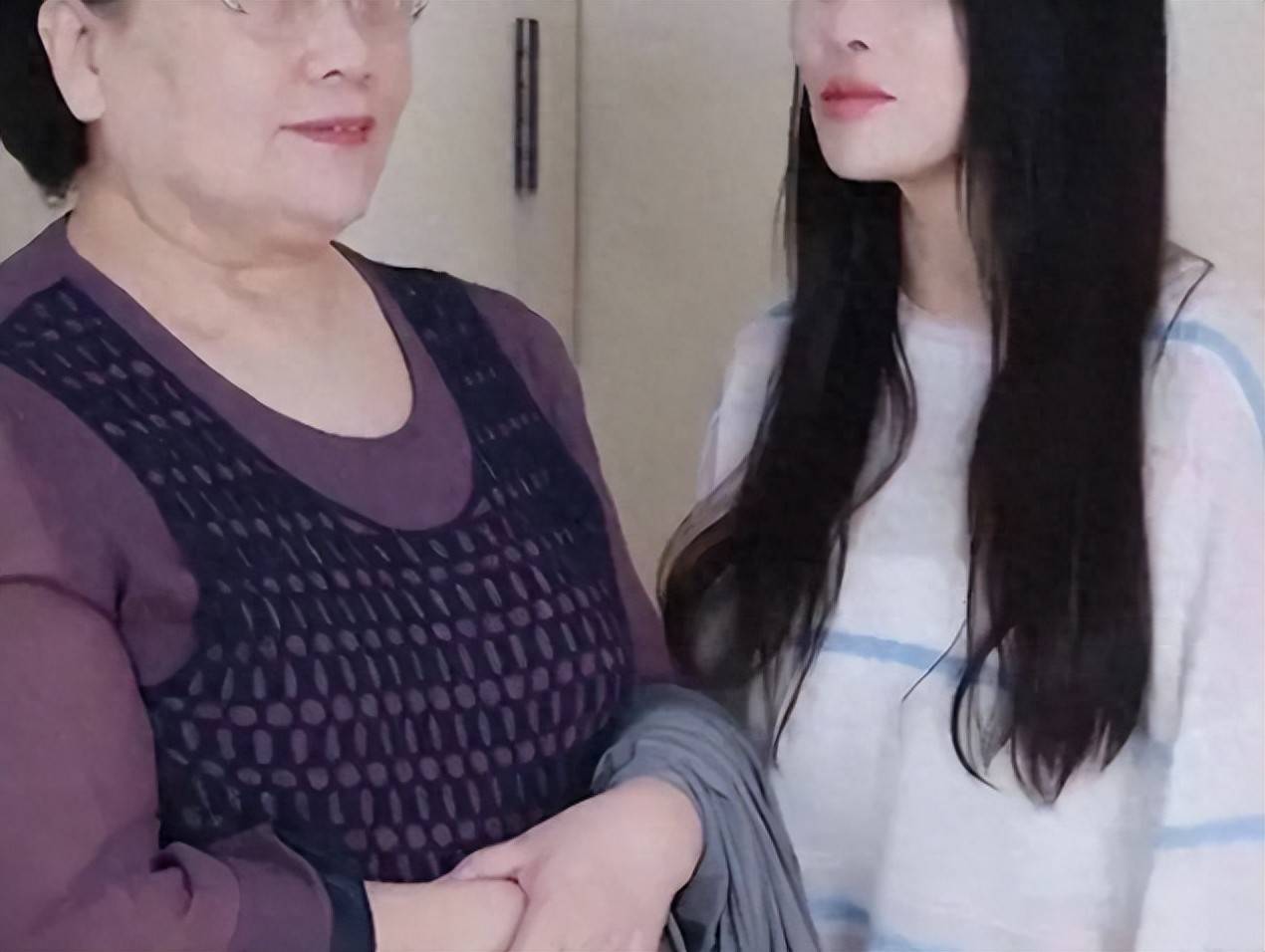 性感老妇性感老妇的魅力与智慧-第1张图片
