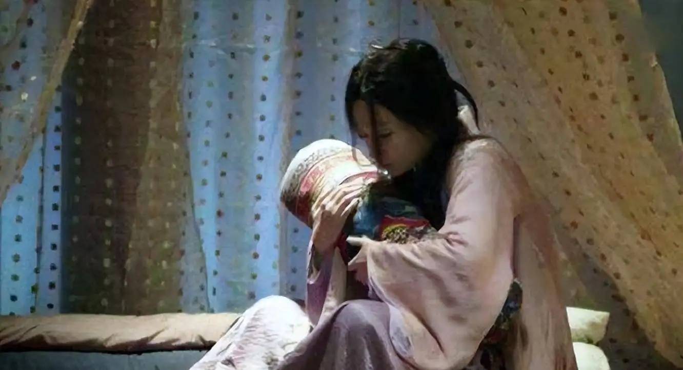 皇帝与宫女乱高潮A片皇帝与宫女之禁忌关系探讨-第3张图片