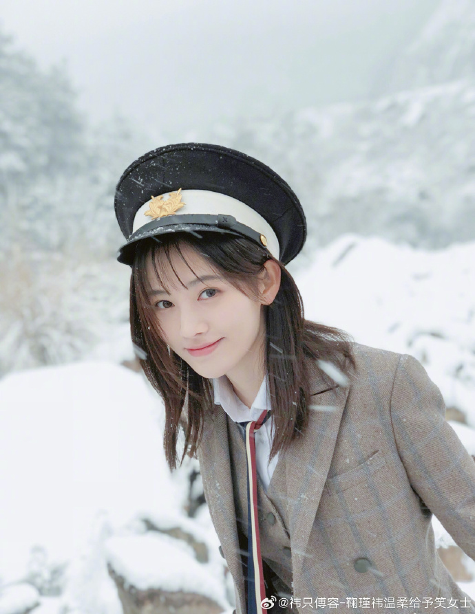 鞠婧祎每天鞠婧祎的一天，从晨光到星光-第1张图片