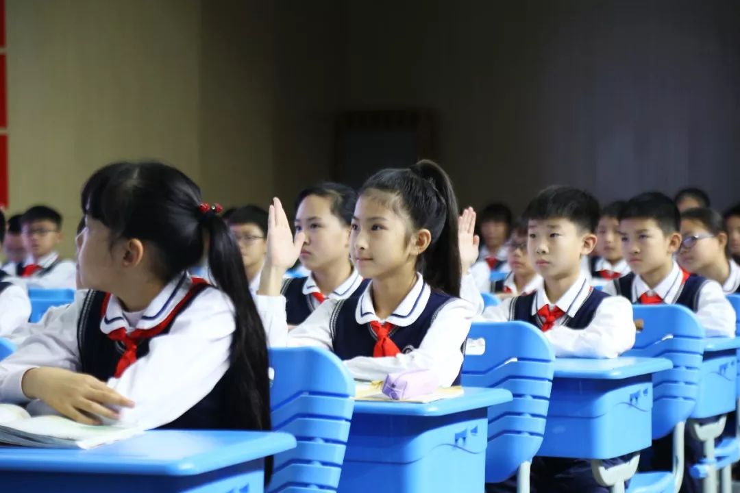 体育老师C一节课的独特体验-第2张图片