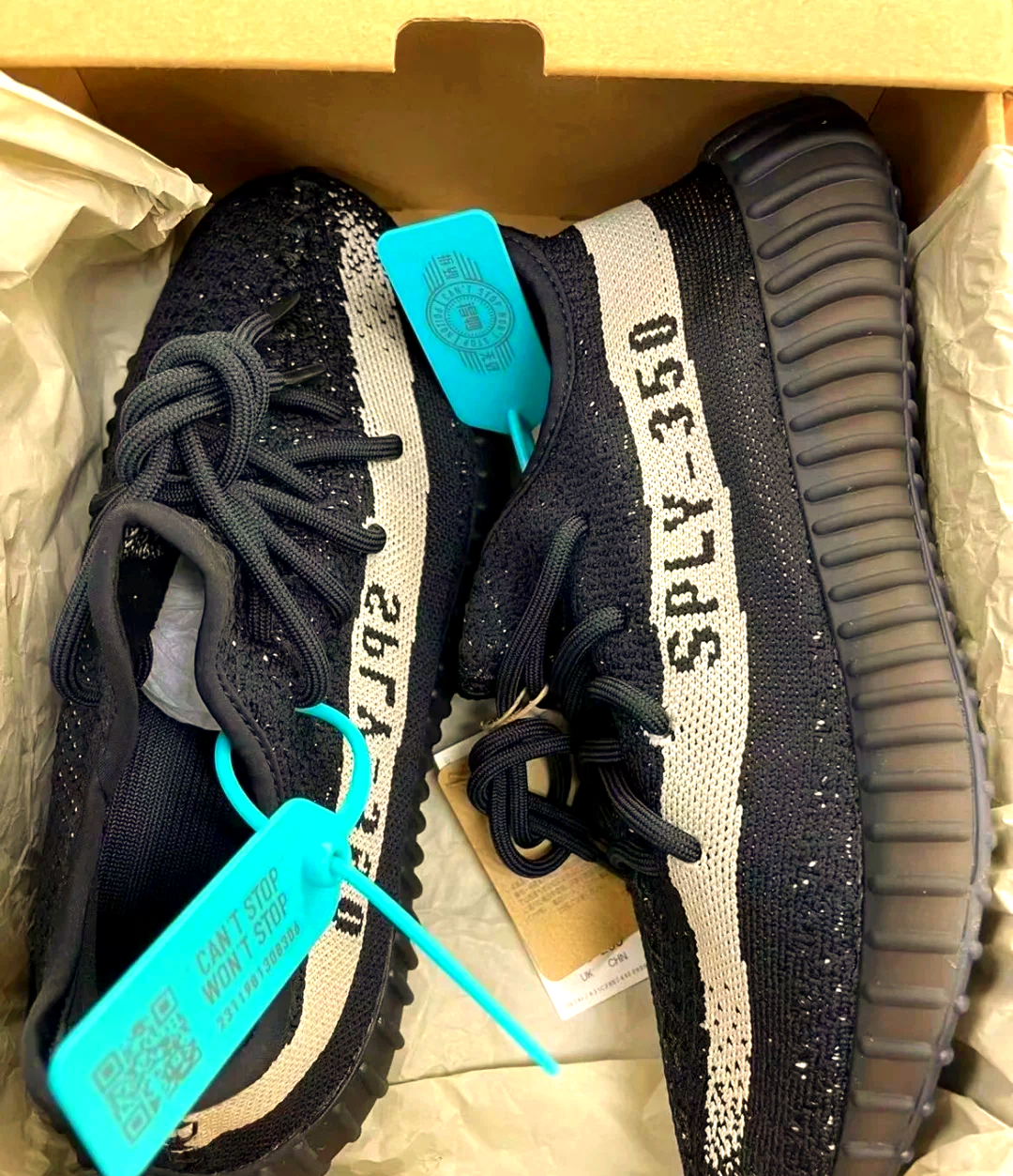 Yeezy 350，风靡亚洲的时尚之选-第3张图片