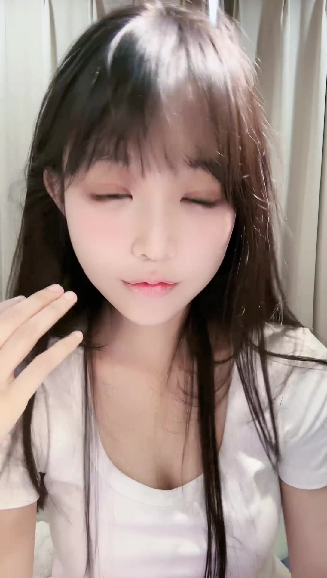 呆呆女神肉足丝交到吐呆呆女神的肉足之旅，丝交之秘的探索与体验-第1张图片